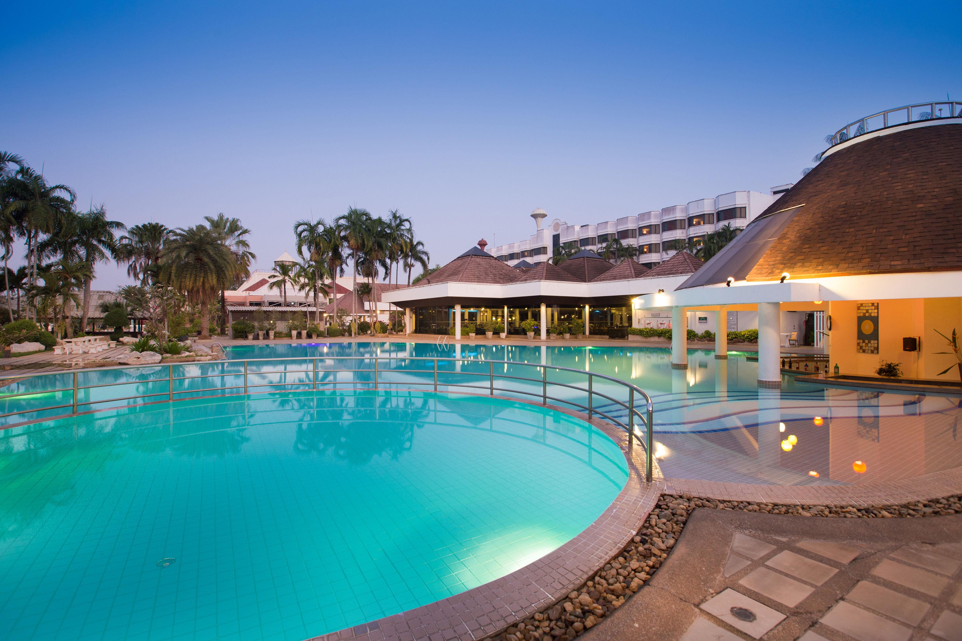 The Imperial Hotel & Convention Centre Phitsanulok Exterior photo