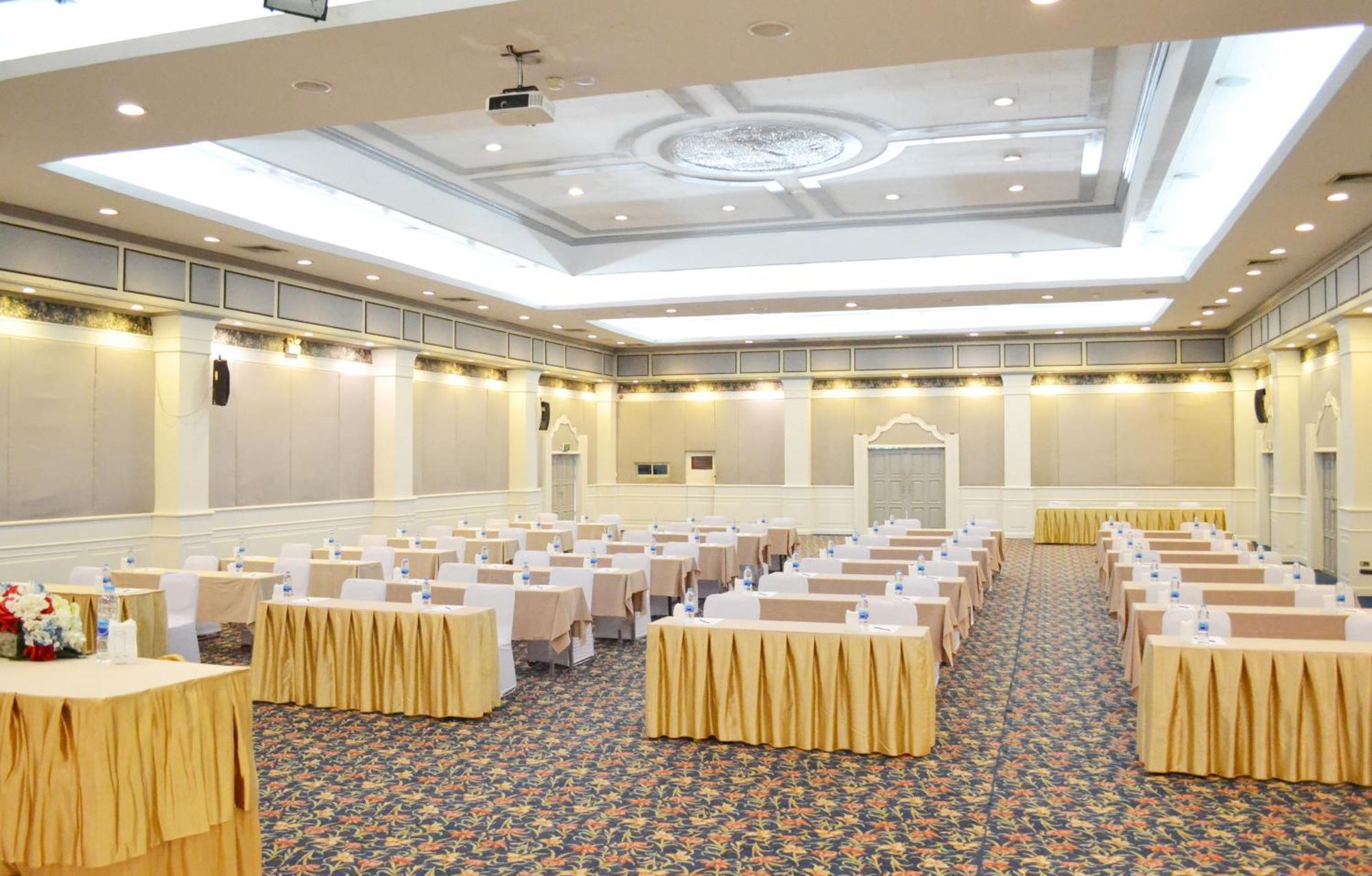 The Imperial Hotel & Convention Centre Phitsanulok Exterior photo